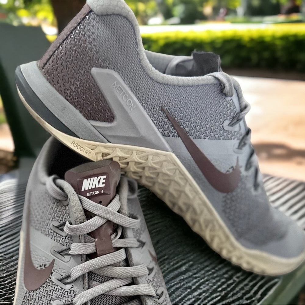 Size 7.5- Nike Women's Metcon 4 LM Smokey Mauve Training Shoes 
AH8804-002